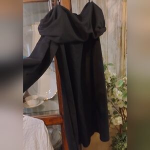 Elegant Black On/Off Shoulder Dress (L)